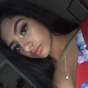 Meet your Posher, Stephany